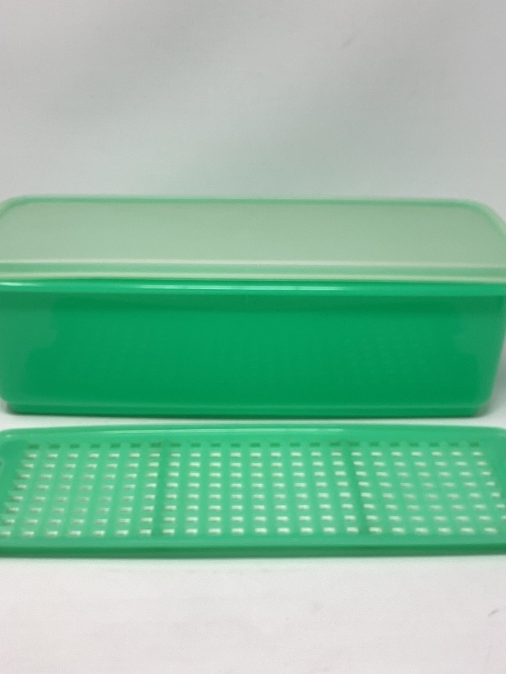 Tupperware Jadeite Green Easy Crisp Vegetable Keeper Model #782